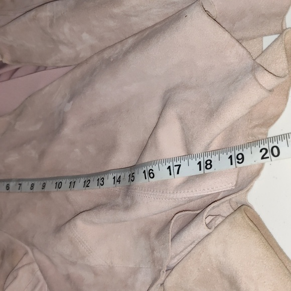 White House Black Market Flounce-Front Suede Jacket cropped light pink size m - Picture 9 of 14